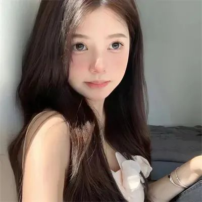 裸男歌唱